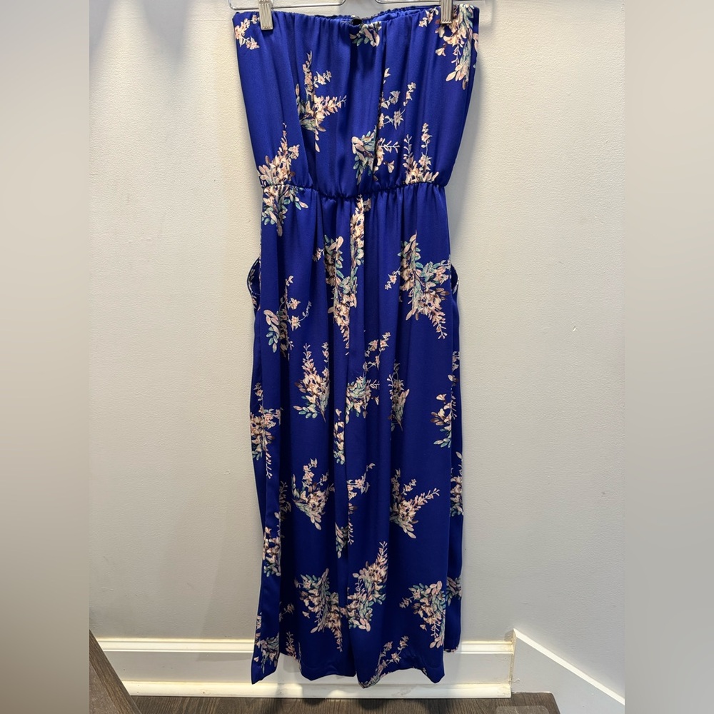 19 Cooper Strapless Blue Floral Jumpsuit with wide leg silhouette Size M